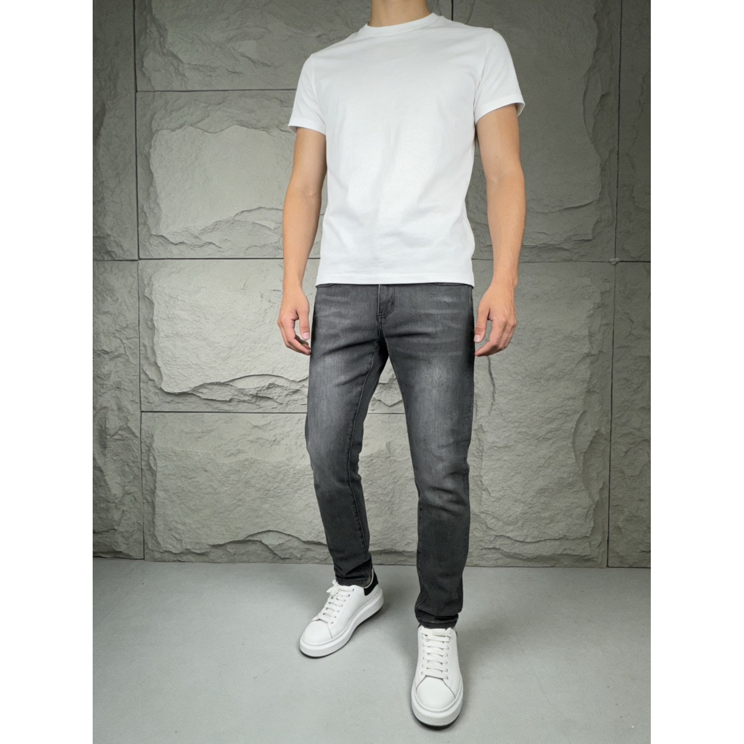 <p>Balenciaga 牛仔褲</p>