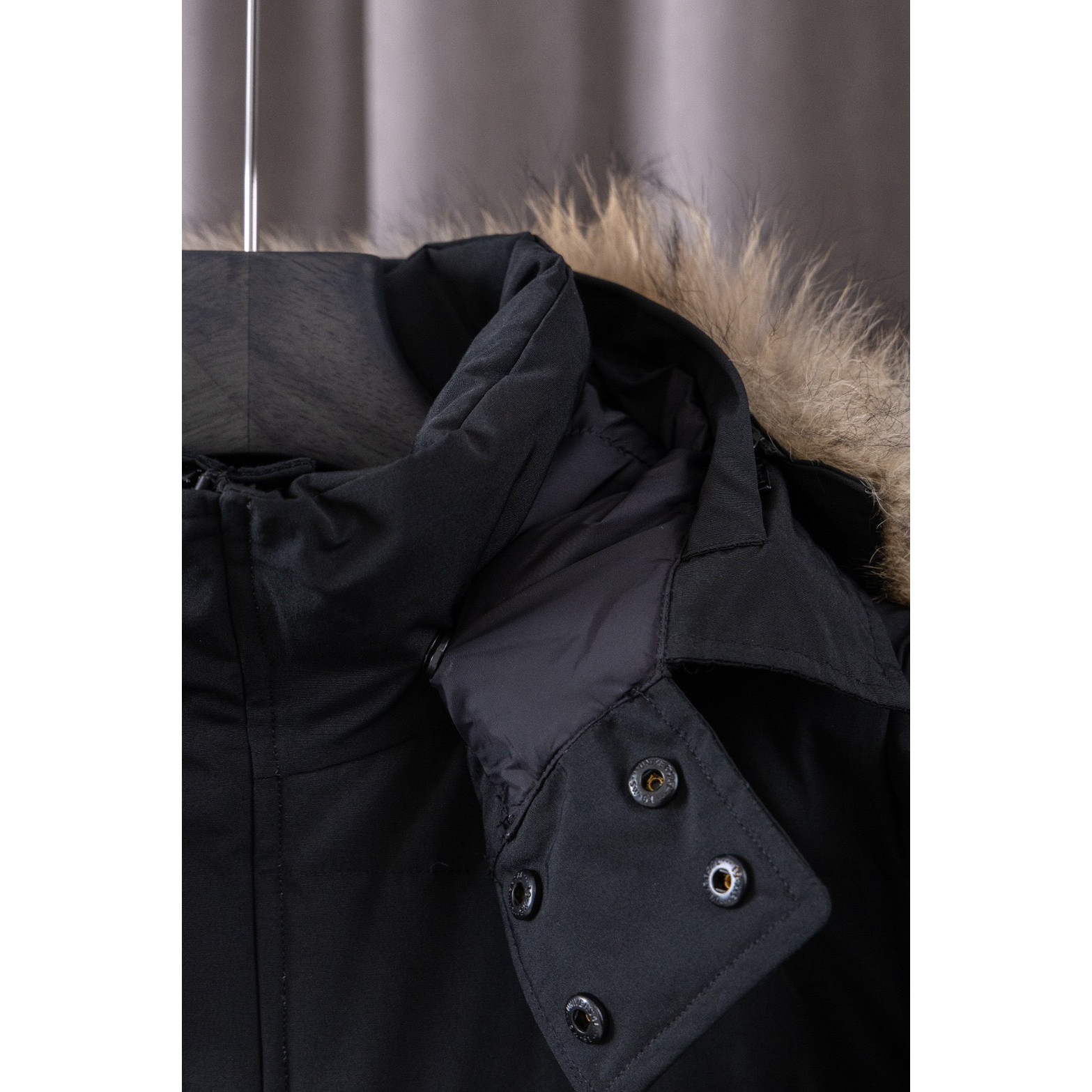 <p>Canada Goose 顶级狼毛Wyndham 2048M &nbsp;29款 系列派克大衣羽绒服(黑色黑标)</p>