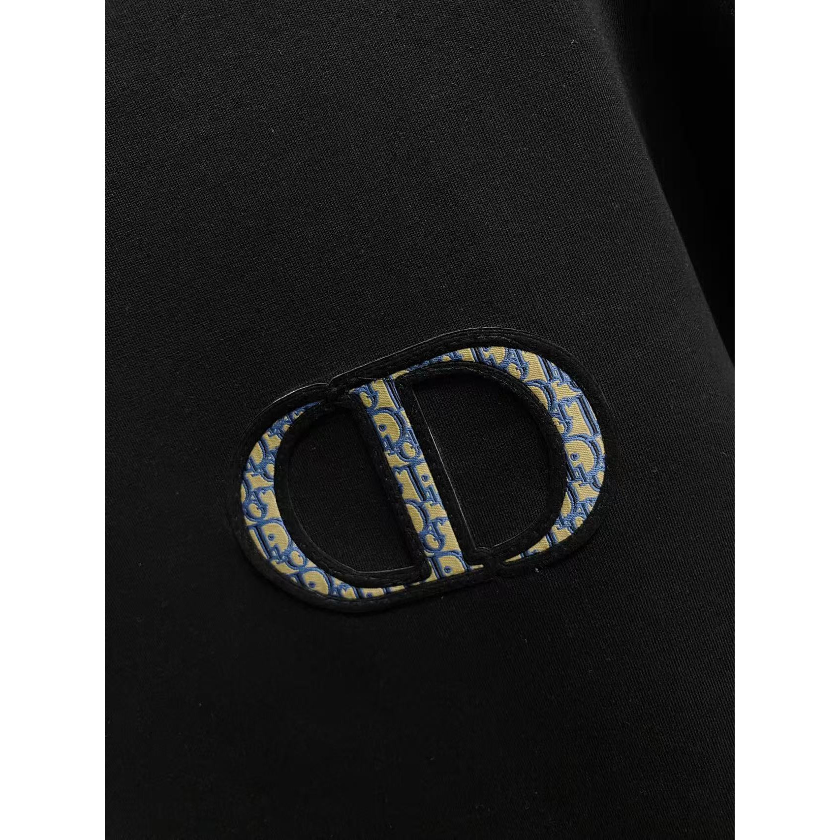 <p>DIOR 太空棉卫衣(黑)</p>