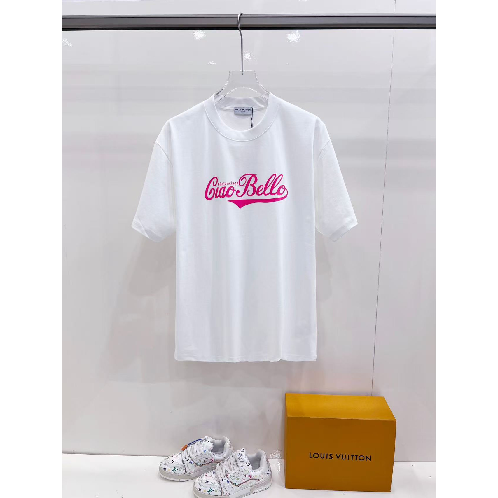 <p>Balenciaga 短袖圆领T恤(白)</p>