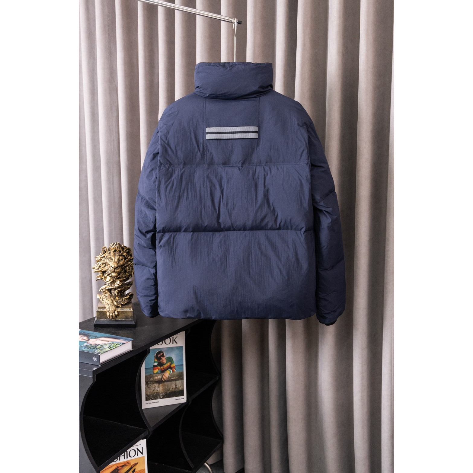 <p>Canada Goose Lawrence 系列2802立领羽绒服(军绿)</p>
