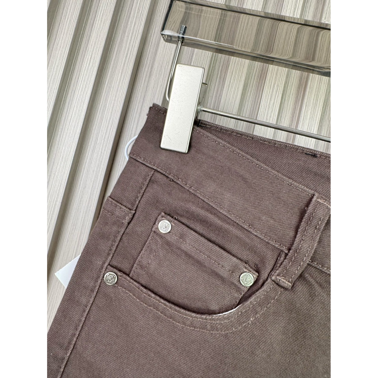 <p>LOEWE 休閒牛仔褲(棕)</p>