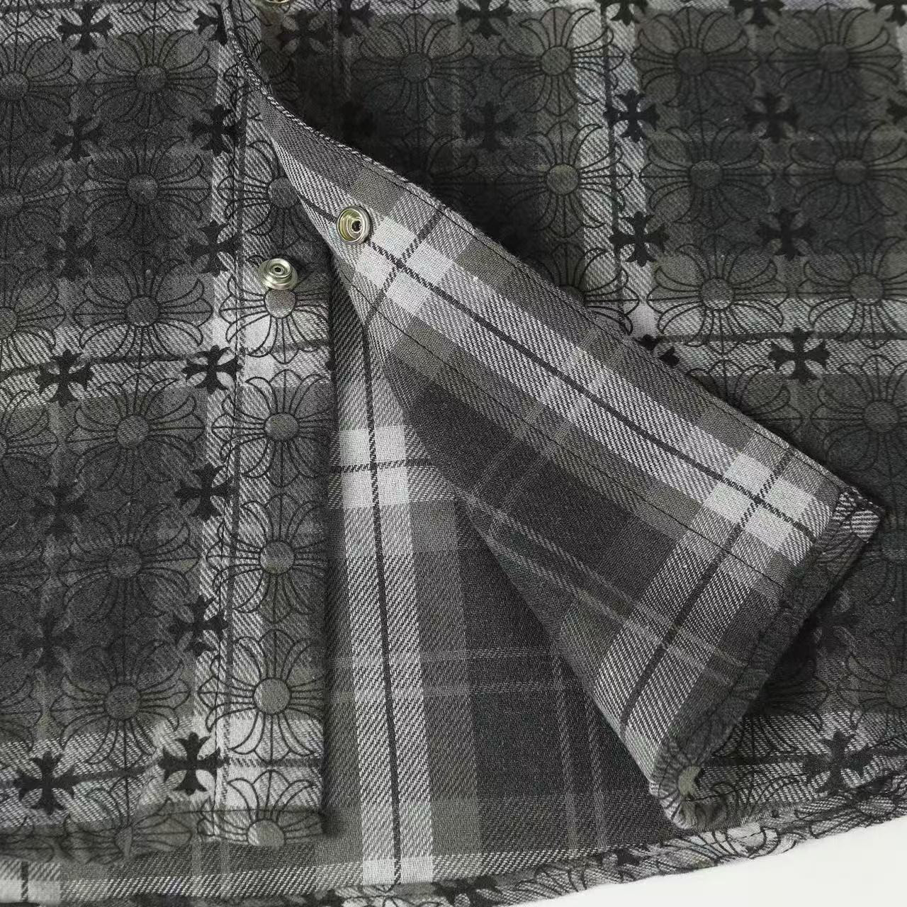 <p>CHROME HEARTS 皮标金属格仔衬衫外套(黑)</p>