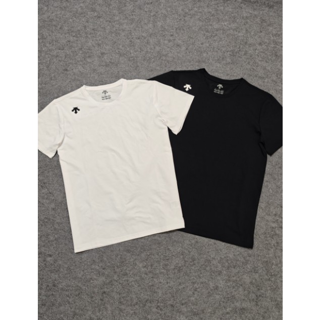 <p>DESCENTE 速乾短袖T恤</p>