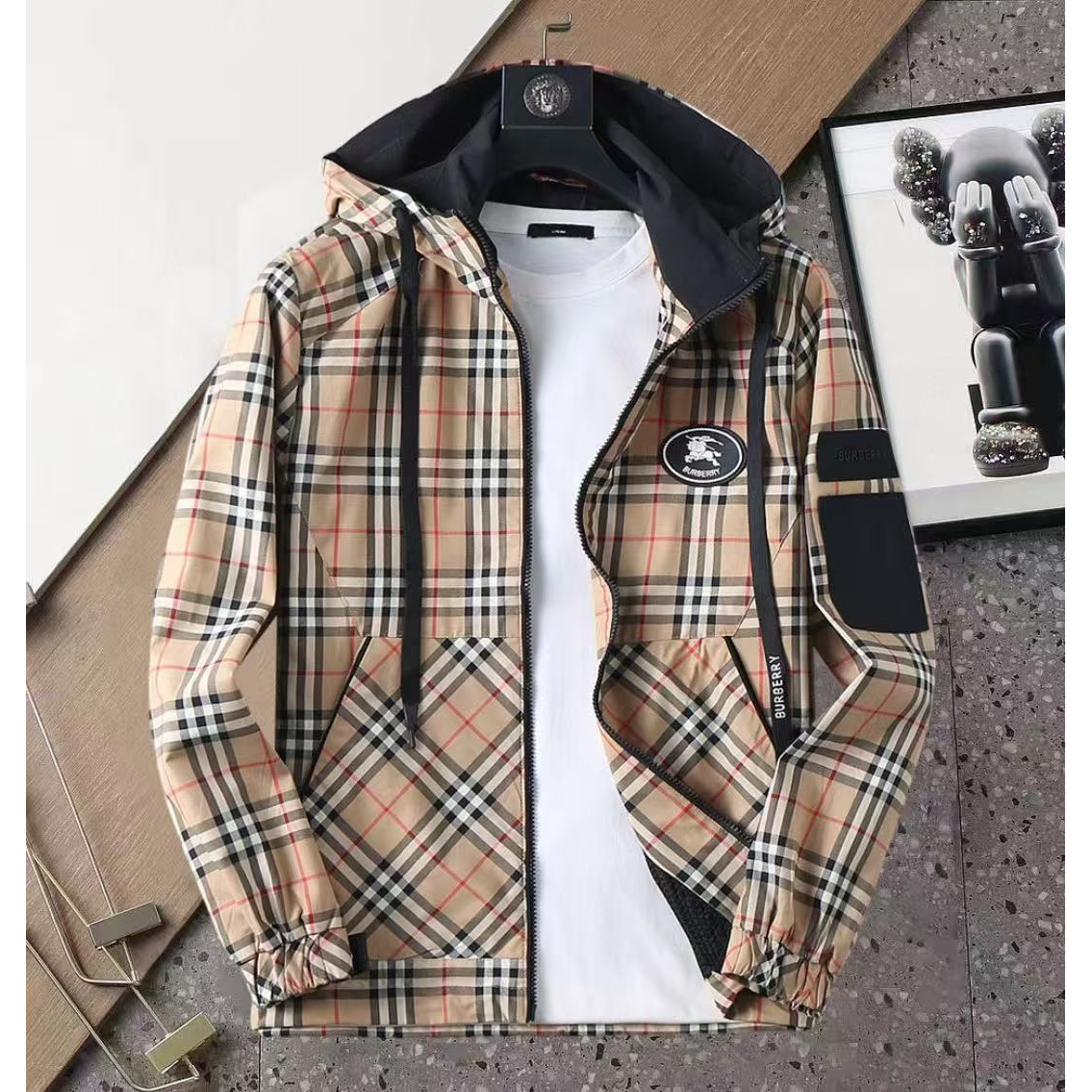 <p>BURBERRY 男士夹克外套(800825)</p>