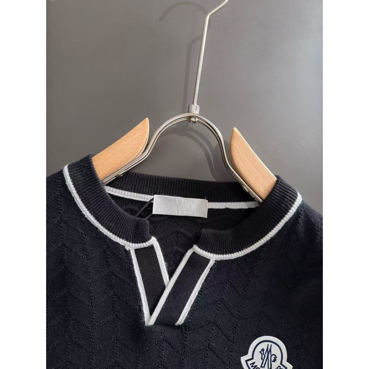 <p>MONCLER 秋冬官网最新毛衣(黑)</p>