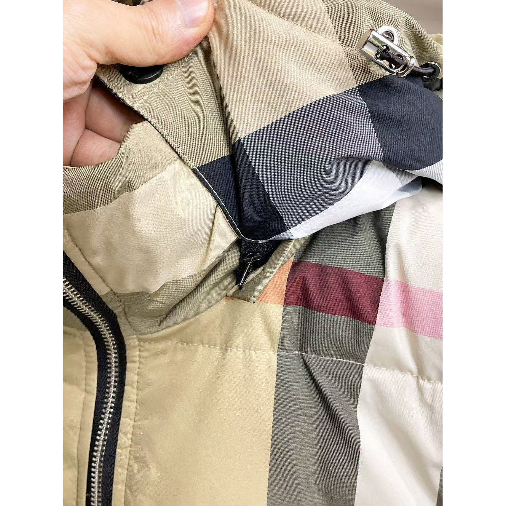 <p>BURBERRY 秋冬新款羽绒服(卡其)</p>
