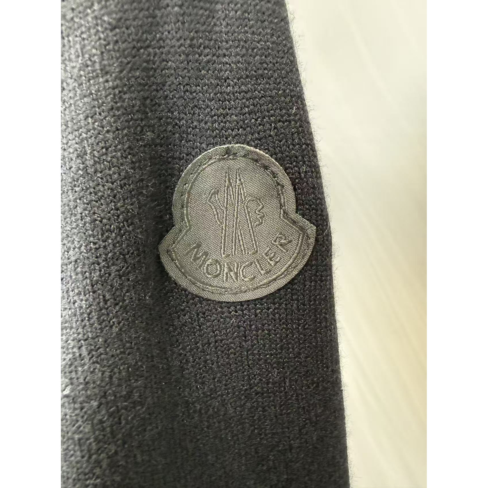 <p>Moncler 针织拼接羽绒服(黑)</p>