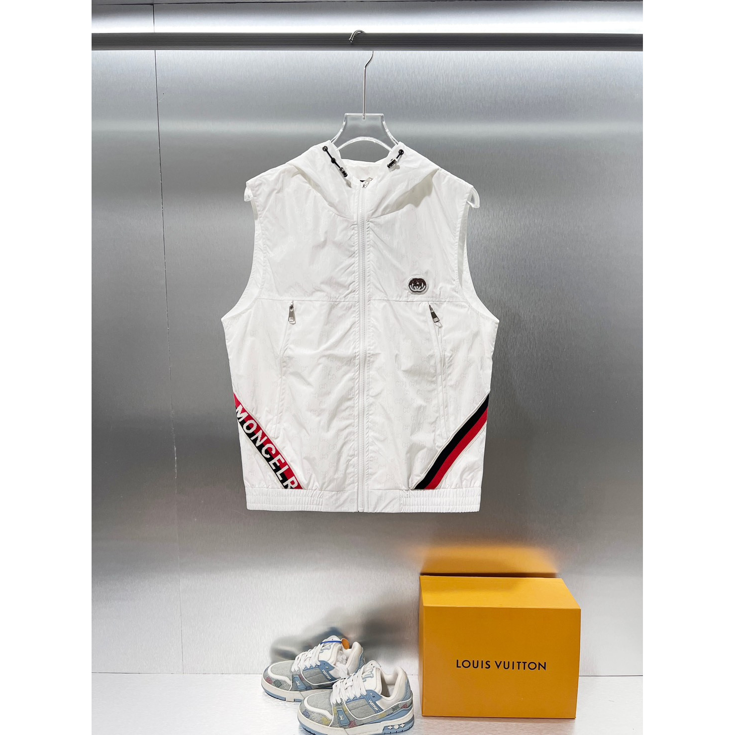 <p>MONCLER 马甲外套(白)</p>