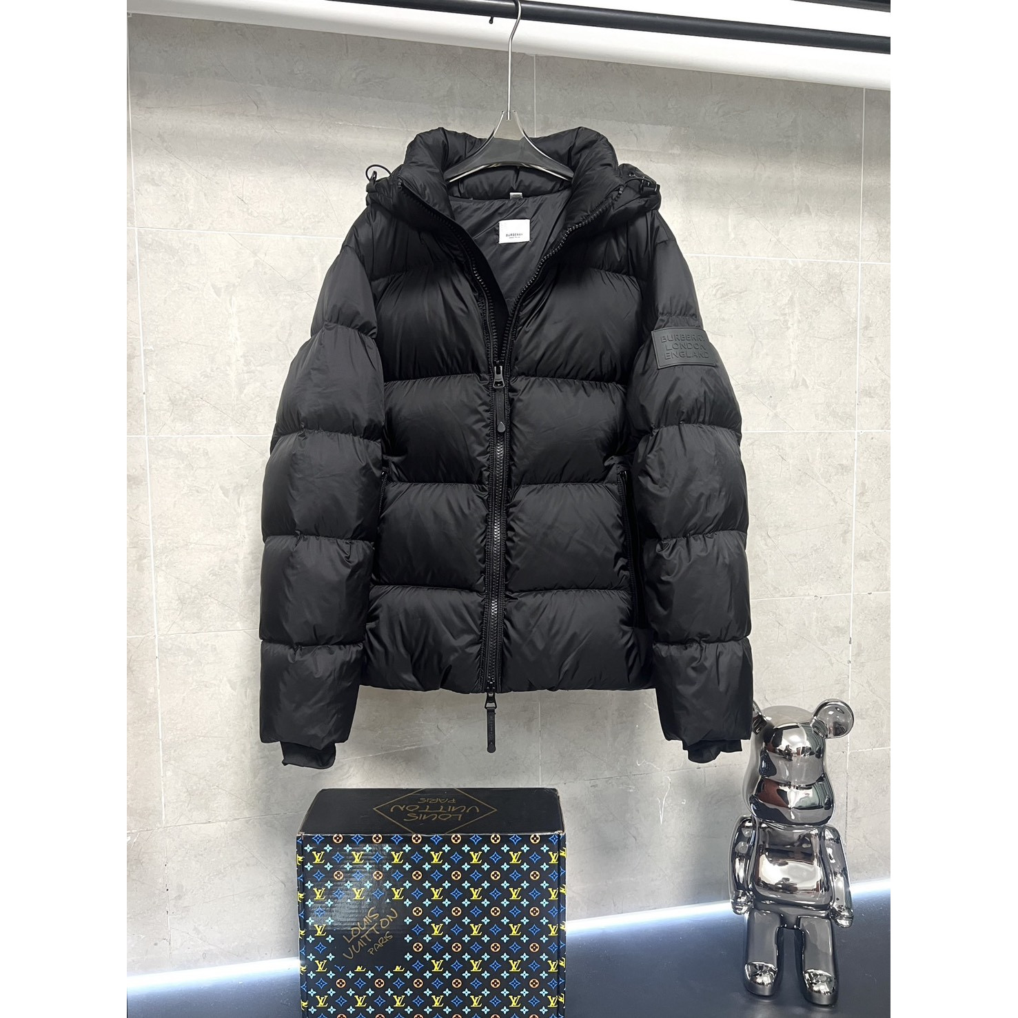 <p>BURBERRY 羽绒服(黑)</p>