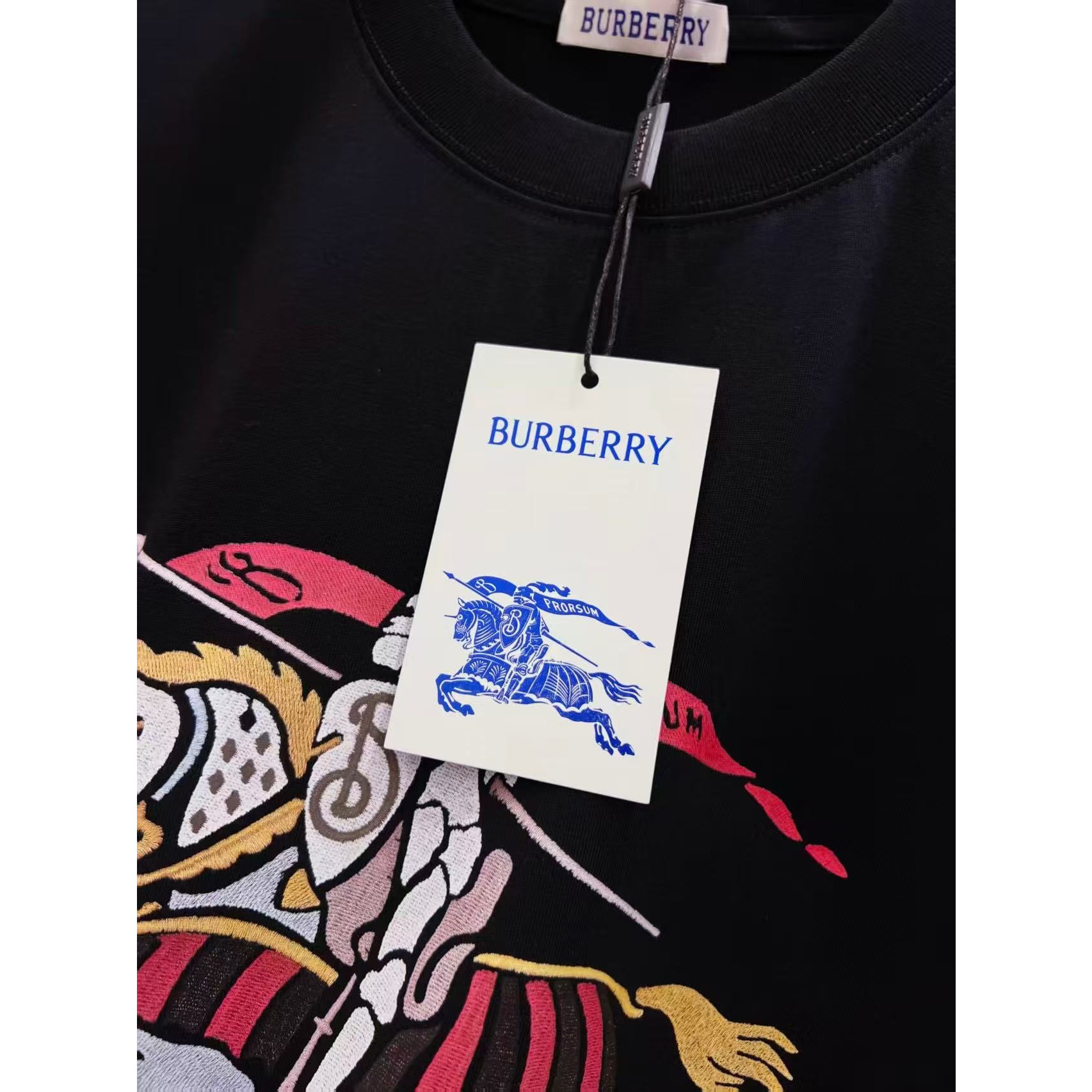 <p>BURBERRY 短袖圆领T恤(黑)</p>
