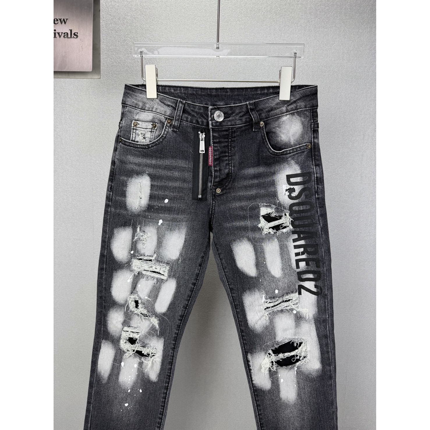 <p>DSQUARED2 字母印花情侣款水洗弹力牛仔裤&nbsp;</p>