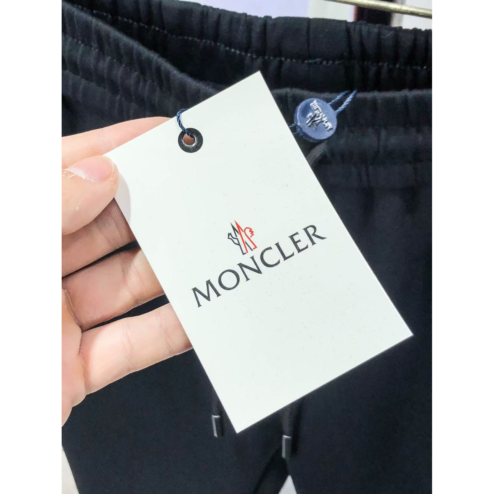 <p>MONCLER&nbsp;高品质时尚休闲裤(782956)</p>