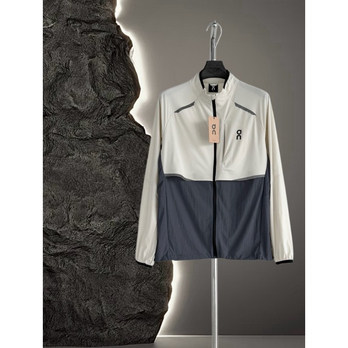 <p>On Weather Jacket Insulated 輕量外套</p>