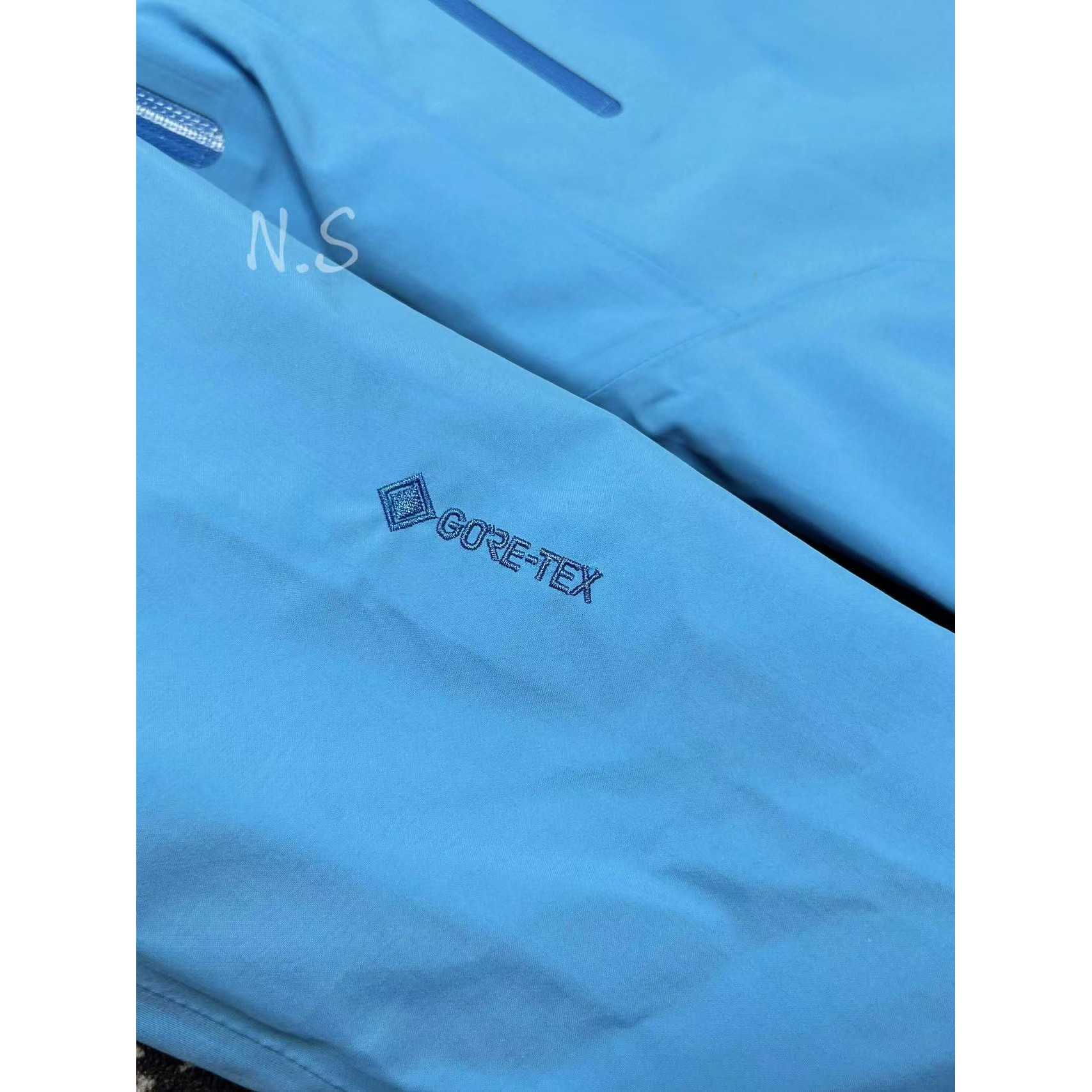 <p>Arc'teryx SL硬壳冲锋衣(惠斯勒蓝)</p>