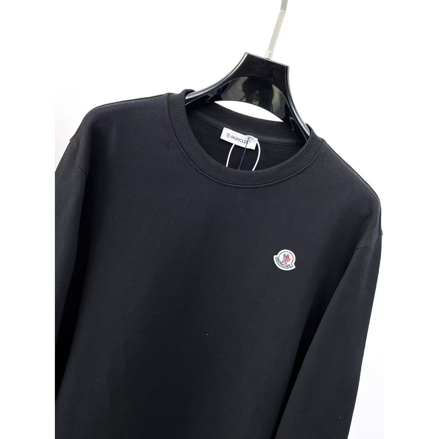 <p>MONCLER 圆领卫衣(黑)</p>