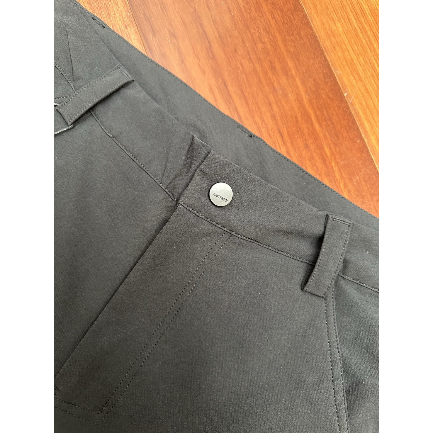 <p>ARC'TERYX 户外机能防风防泼水多口袋休闲长裤</p>