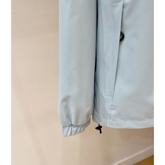 <p>DESCENTE 風衣夾克外套(寶寶藍)</p>