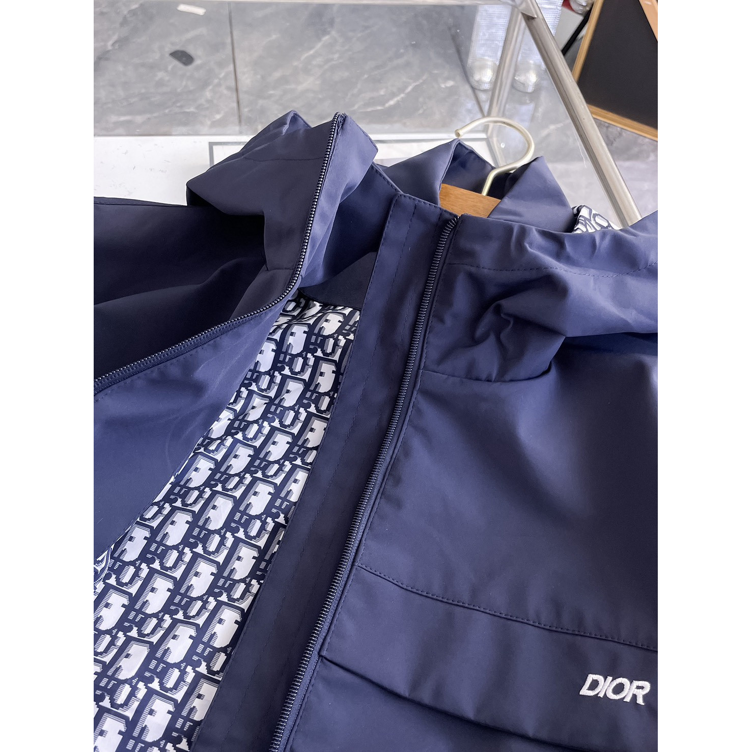 <p>DIOR 男士夹克外套(藏青)</p>
