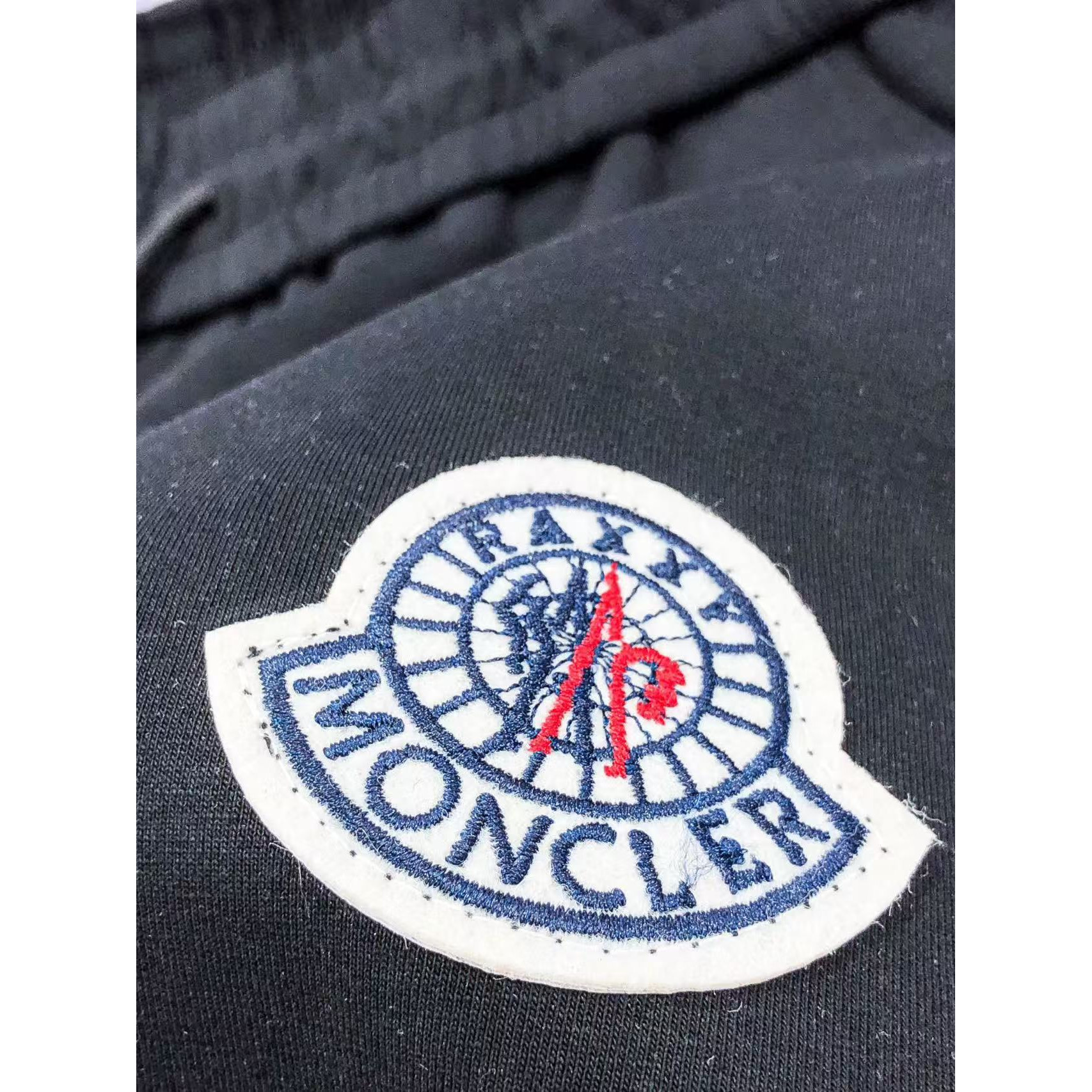 <p>MONCLER 高品质时尚休闲裤(782965)</p>