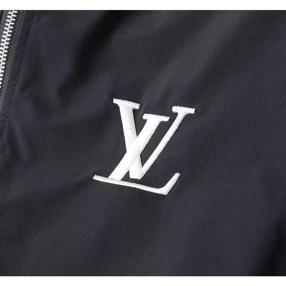 <p>LV 男士夹克外套(黑)</p>
