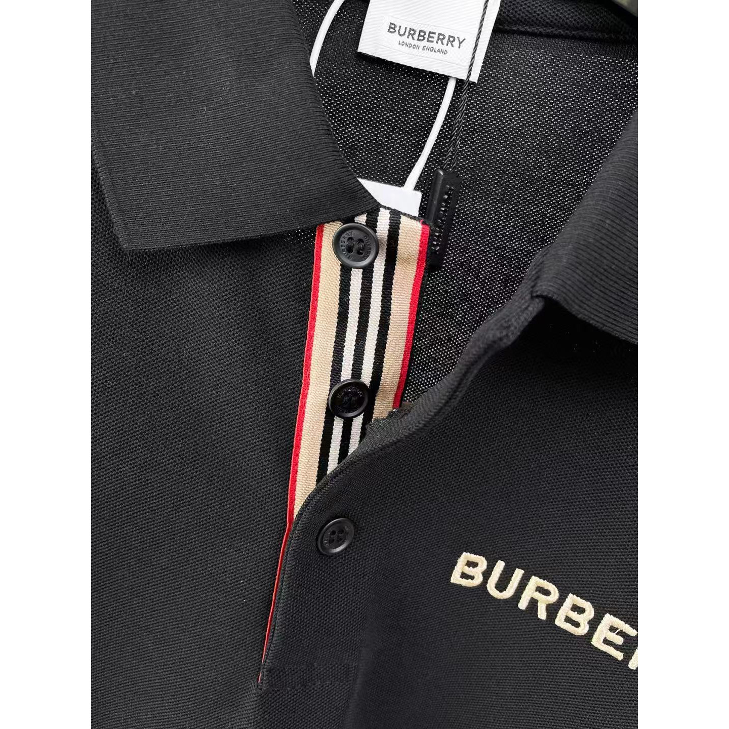 <p>BURBERRY 长袖Polo衫(黑)</p>