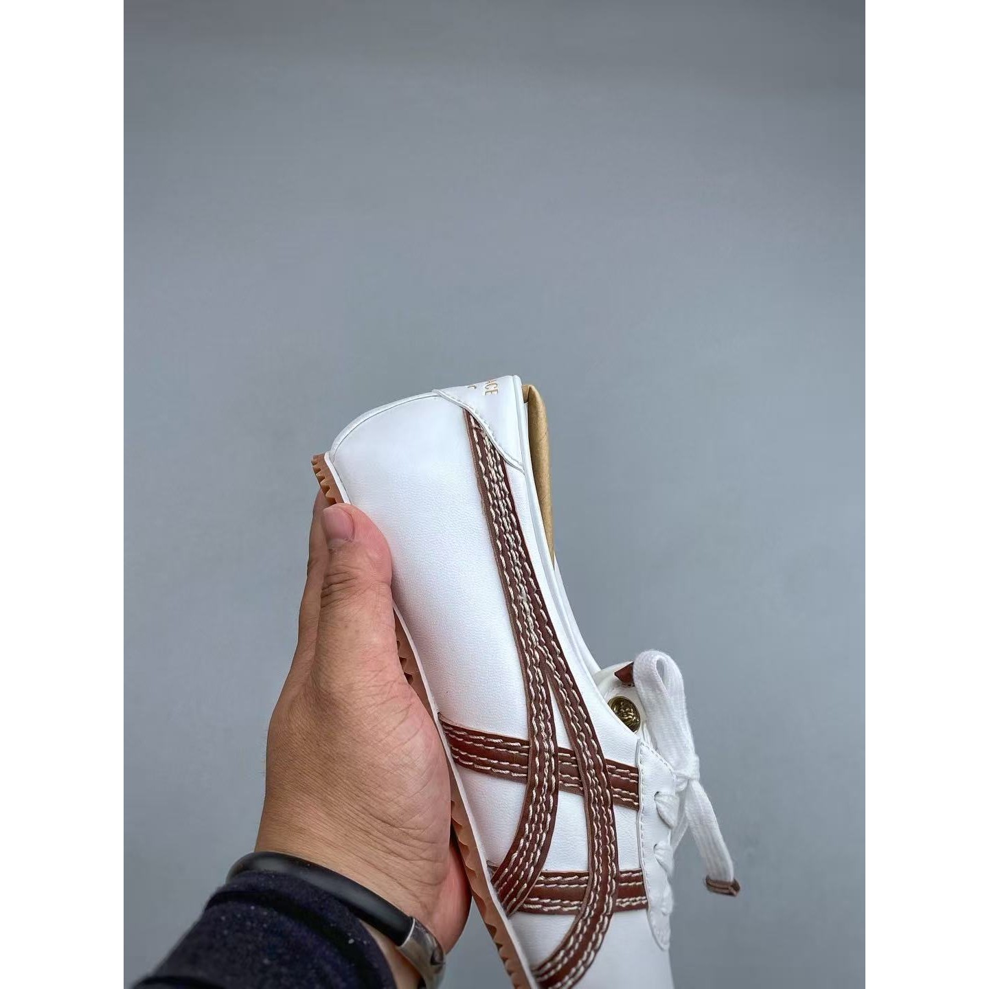 <p>Versace x Onitsuka Tiger 低帮休闲鞋(白)</p>