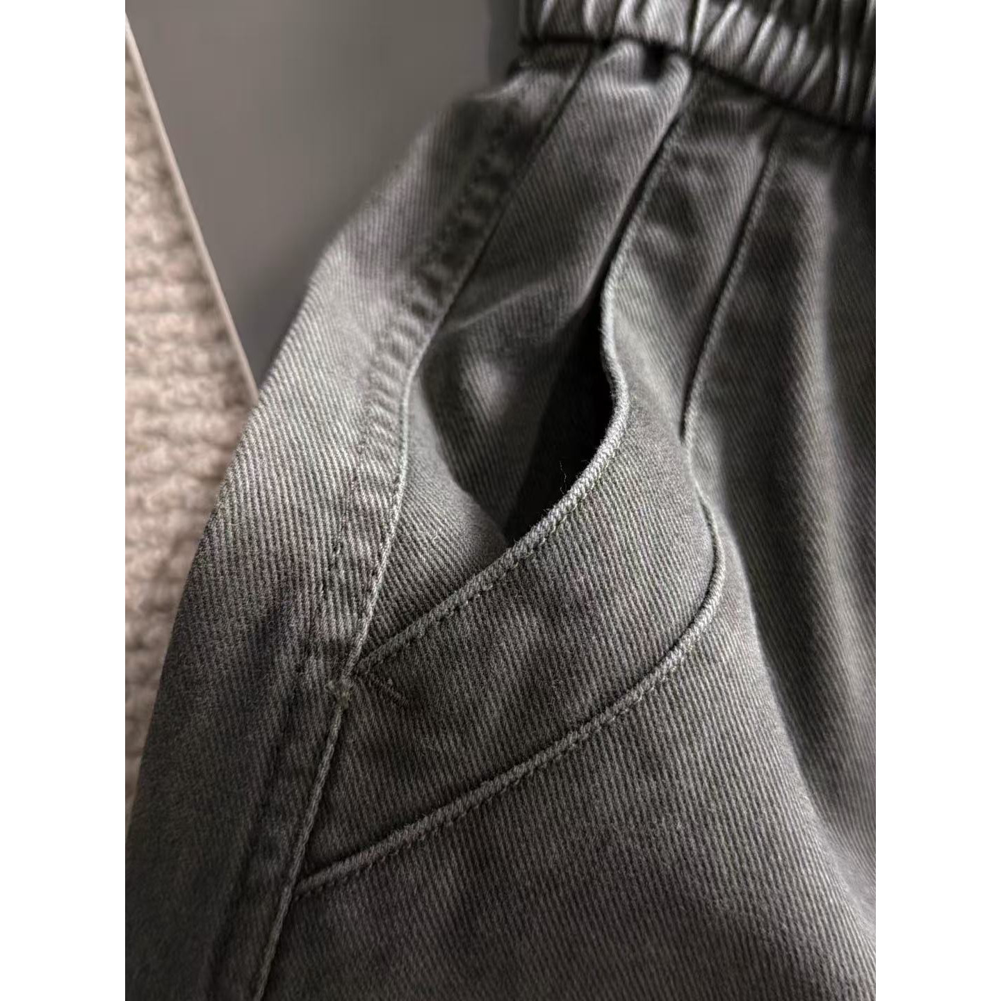 <p>MONCLER 夏季新款松紧带休闲裤(786888)</p>