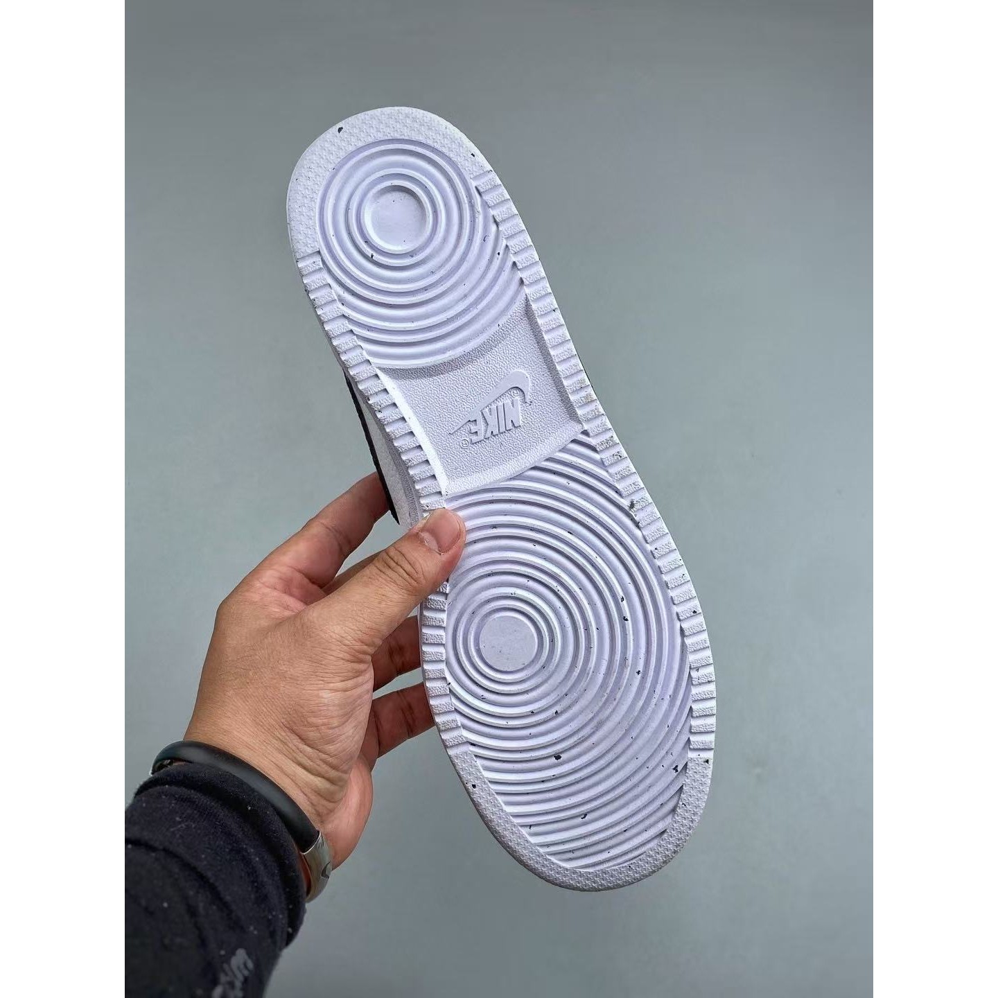<p>NIKE COURTVISION 手绘泼墨涂鸦定制板鞋(白藍)</p>