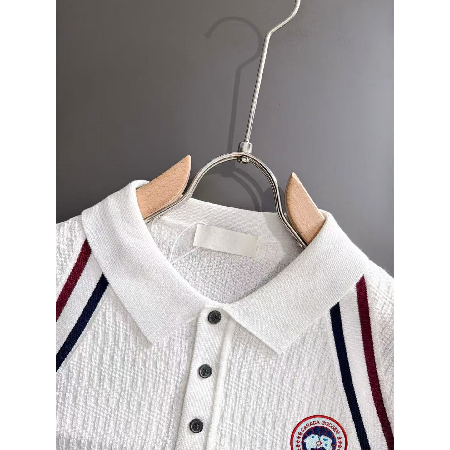 <p>Canada Goose 男款短袖T恤(786941)</p>